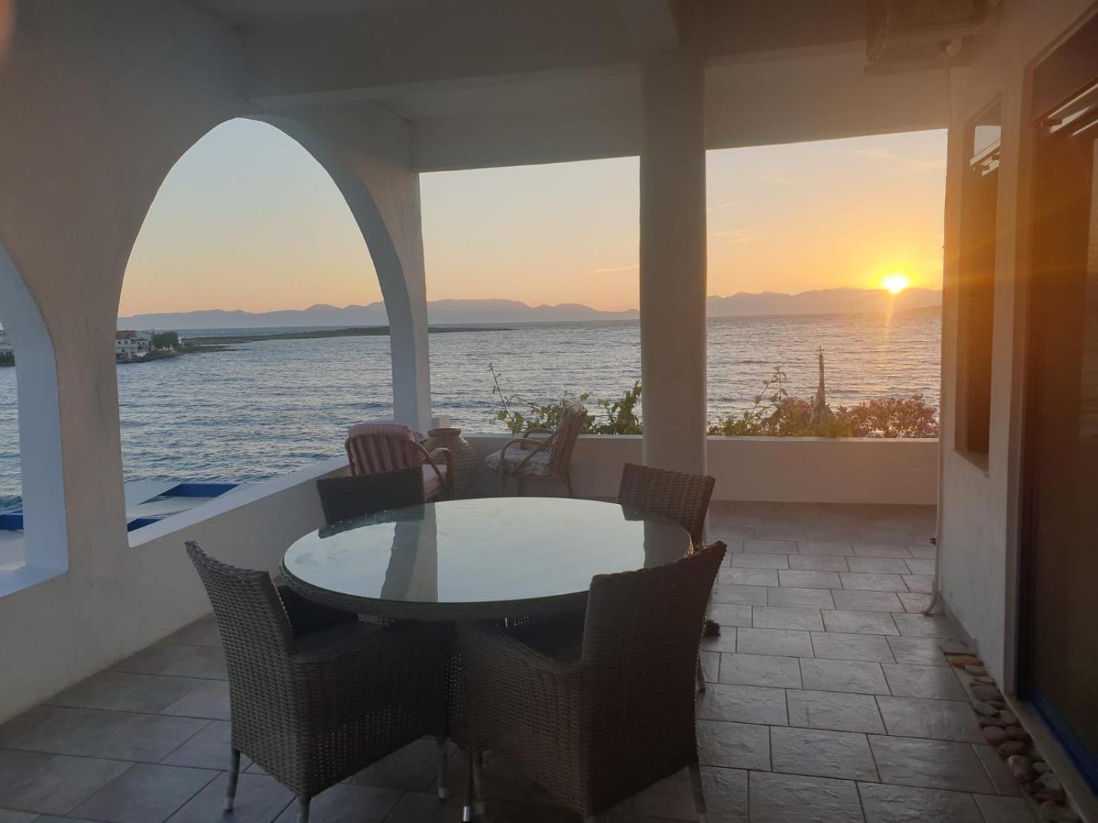 Sunset Holiday House Archangelos  Eksteriør billede
